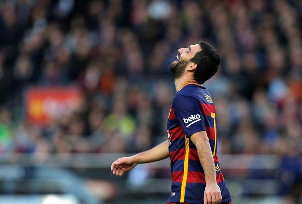 Le milieu de terrain turc pendant un match avec le FC Barcelone. EFE