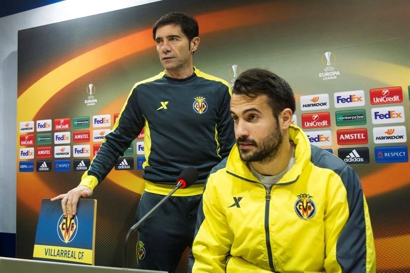 El entrenador del Villarreal, Marcelino García (i), y el jugador, Mario Gaspar. EFE/Archivo