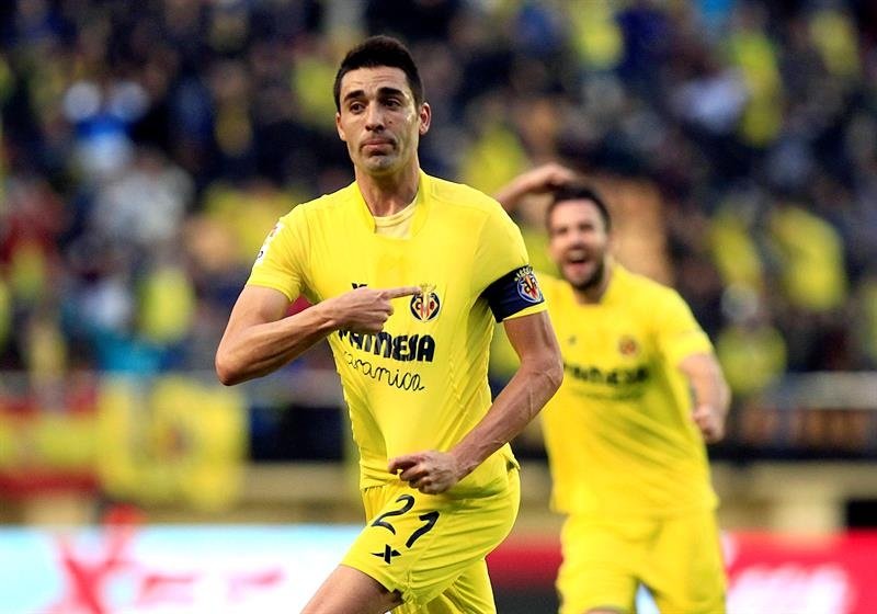 El centrocampista del Villarreal Bruno Soriano celebra un gol. EFE