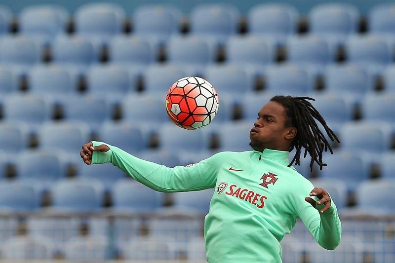 Manchester United step up interest in £46m target Renato Sanches