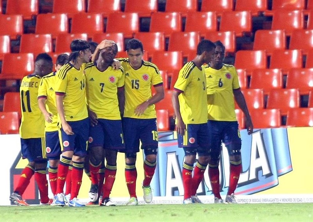 Colombia, que había empatado 1-1 el pasado viernes en el partido de ida de la repesca jugado en Barranquilla, dejó el global en 3-2 a su favor, y estará por quinta vez en los Juegos Olímpicos de Verano. En la imagen el registro de otra  celebración de una selección colombiana Sub23. EFE/Archivo