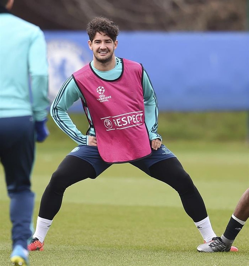 Alexandre Pato is unsure what the future holds for him at Chelsea. EFE/Archivo
