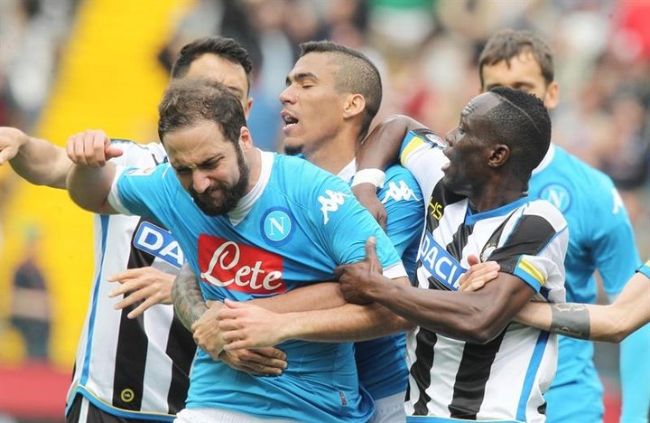 El Nápoles deja medio Scudetto en casa del Udinese