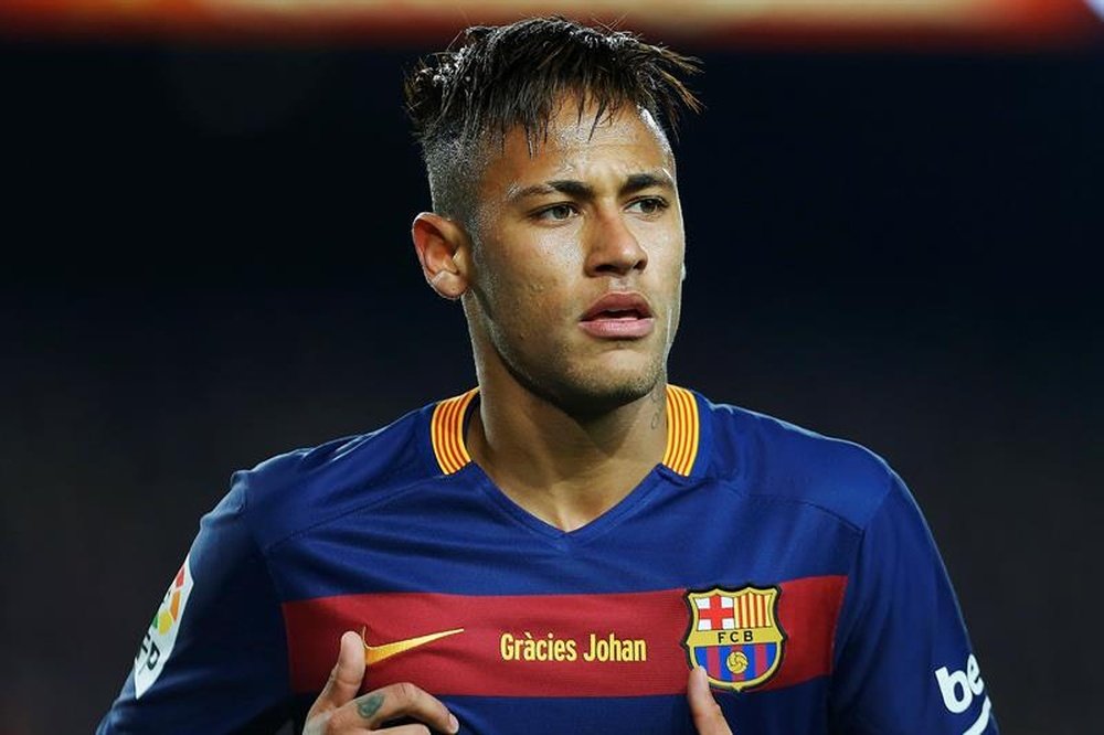 Neymar wants a higher wage if he is to continue at Barcelona. EFE