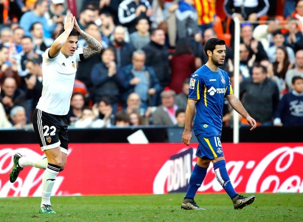 Imagen de un partido de Liga disputado entre el Valencia y el Getafe el pasado mes de diciembre. EFE/Archivo