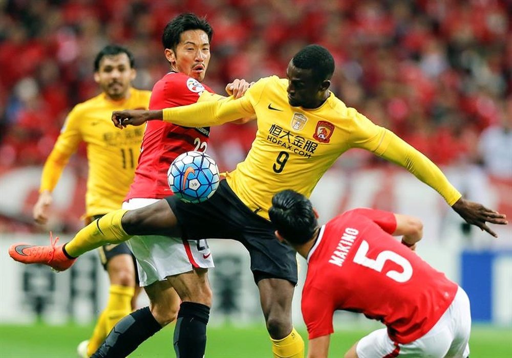 Yuki Abe (L) now plays for Urawa Red Diamonds. EFE