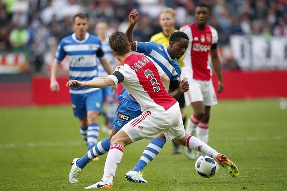Joel Veltman and Kenny Tete are of interest to Frank de Boer's Palace. EFE