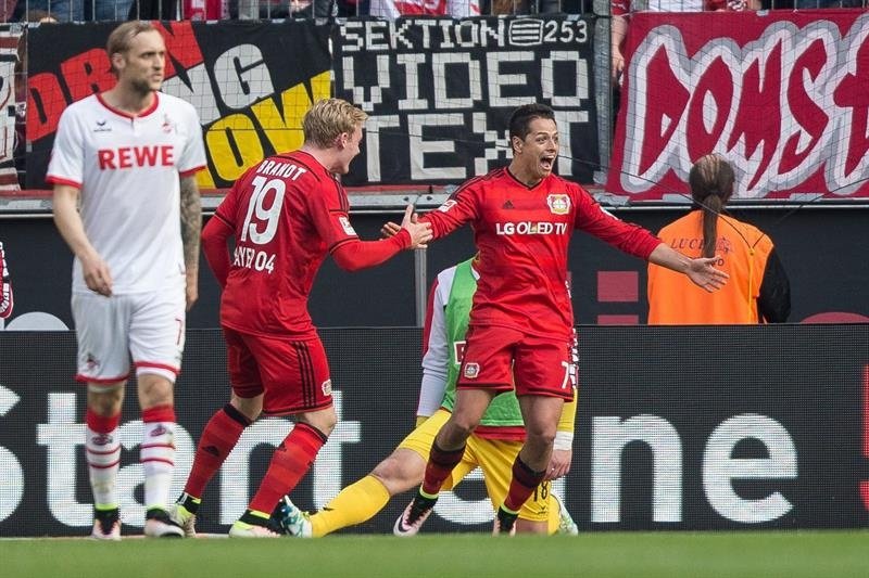 Chicharito suma 25 goles en 36 encuentros con el Leverkusen esta temporada. EFE/EPA