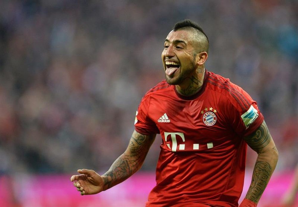 Bayern Munich fans praise Arturo Vidal. EFE