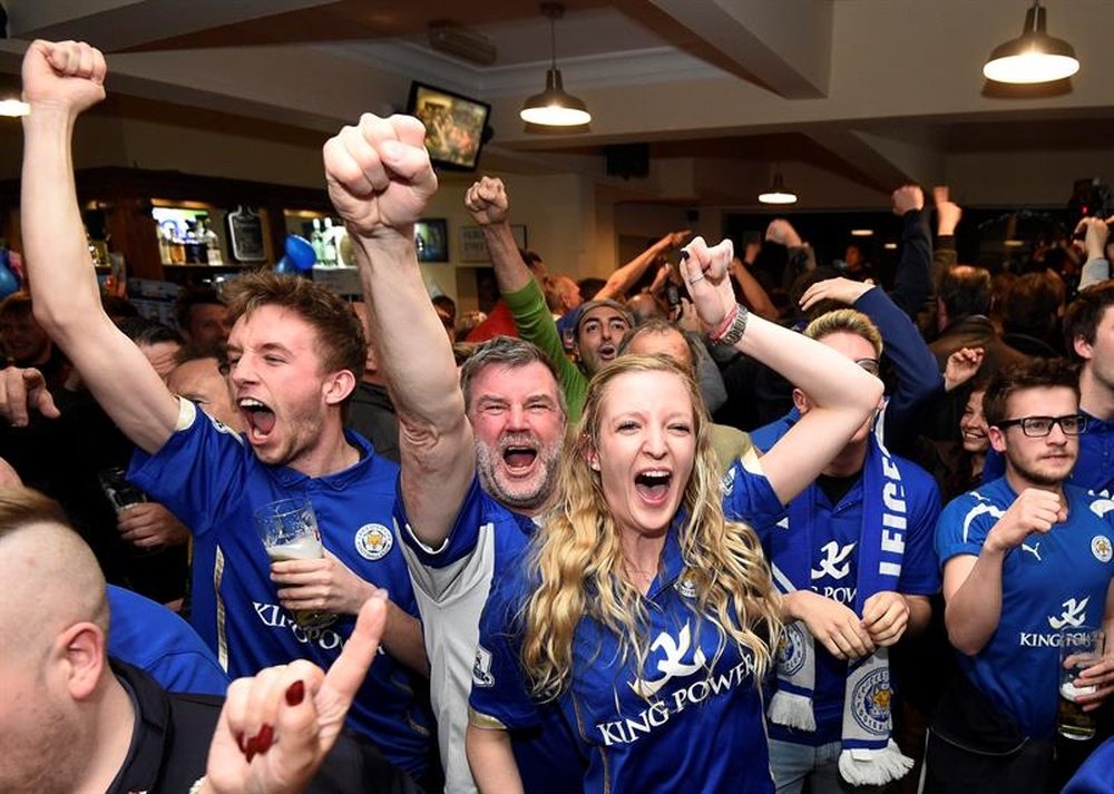 Leicester City fans are still celebrating their Premier League title win. EFE