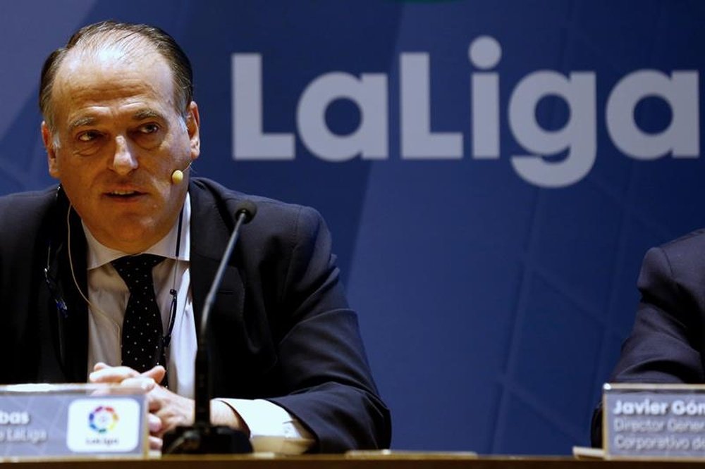El presidente LaLiga, Javier Tebas, durante la presentación del Informe Económico del Fútbol Profesional 2015. EFE