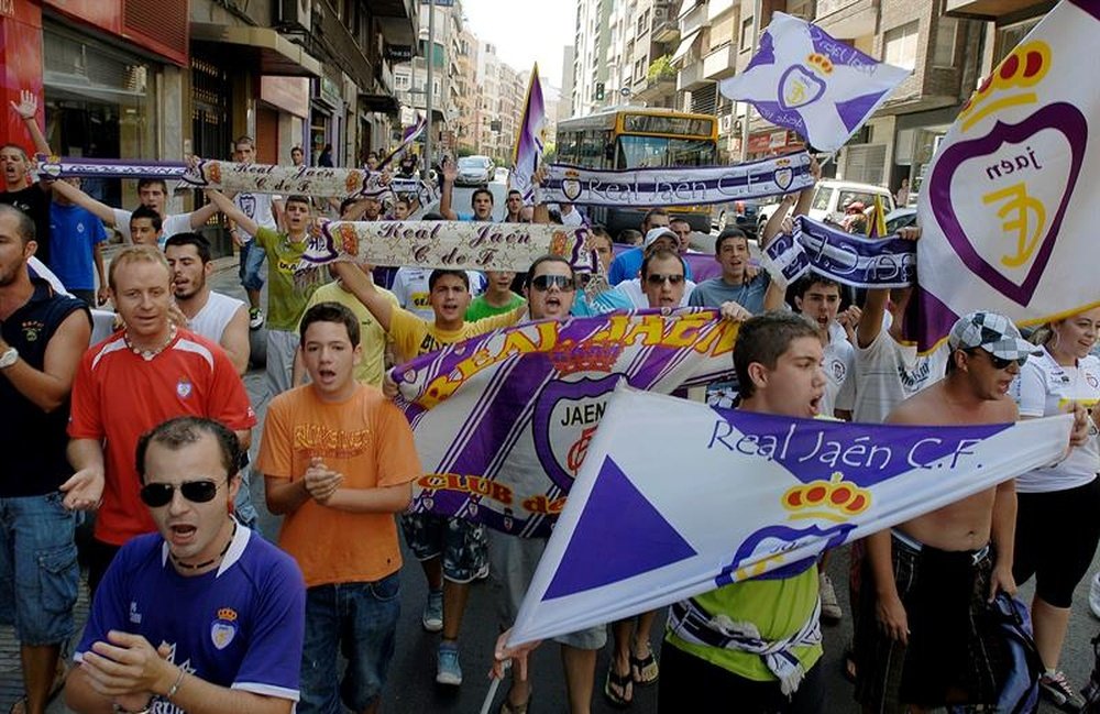 Afición del Jaén convoca una marcha el 4 marzo para evitar su desaparición. EFE/Archivo
