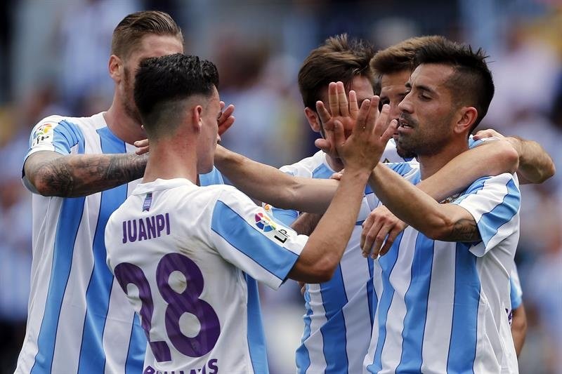 Festín goleador del Málaga ante Las Palmas gracias a un espectacular Ochoa