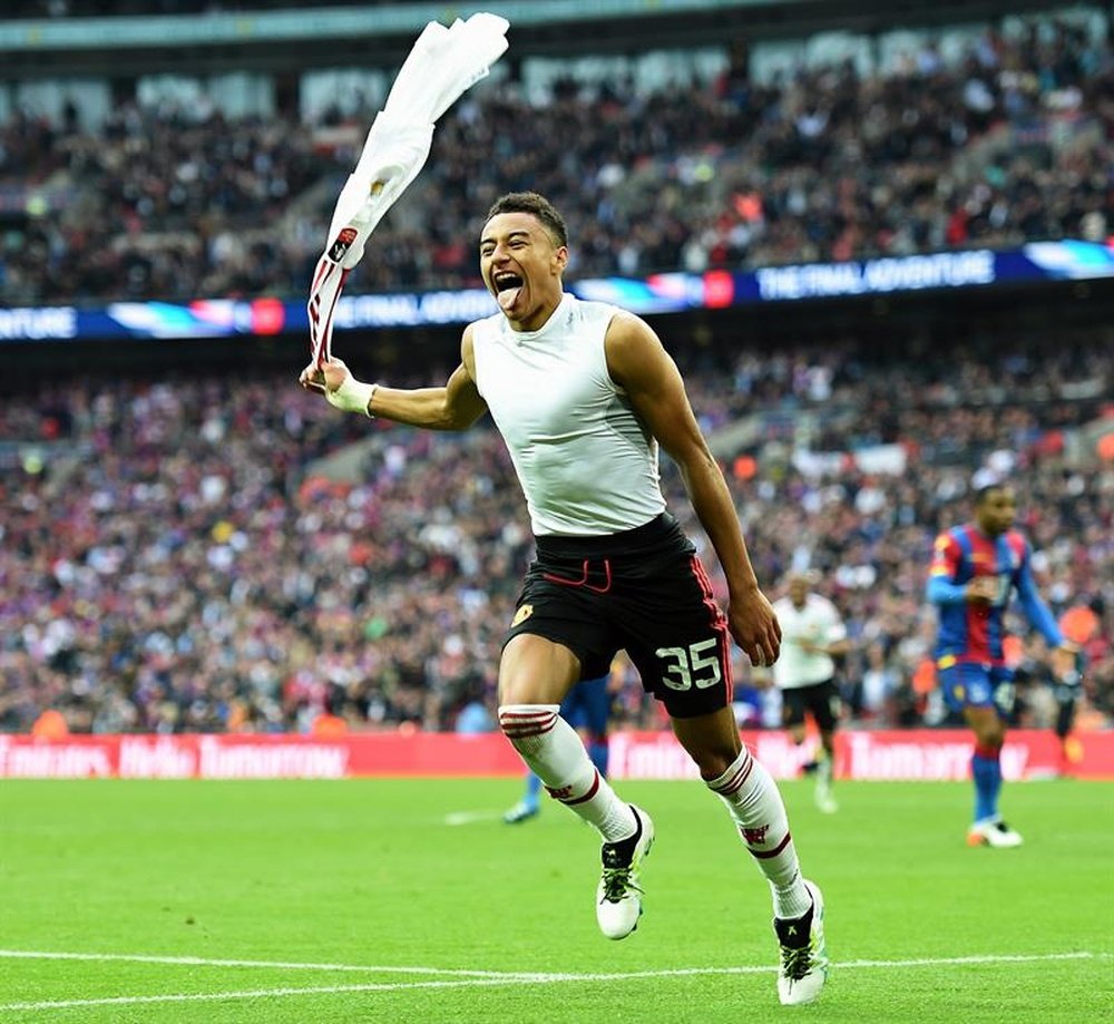 Lingard celebrates scoring the winning goal in last year's FA Cup final. EFE