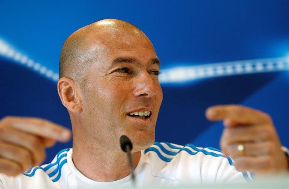 Zinedine Zidane no esquivó ninguna pregunta en el 'Media Day' de la UEFA. EFE