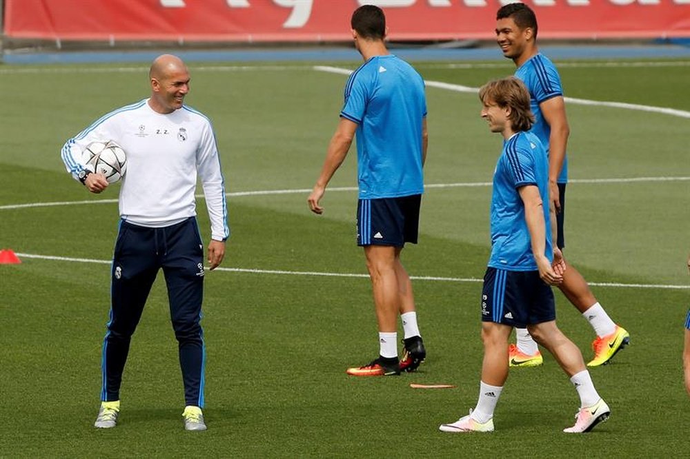 Zidane tends to rest Modric ahead of champions League games. EFE