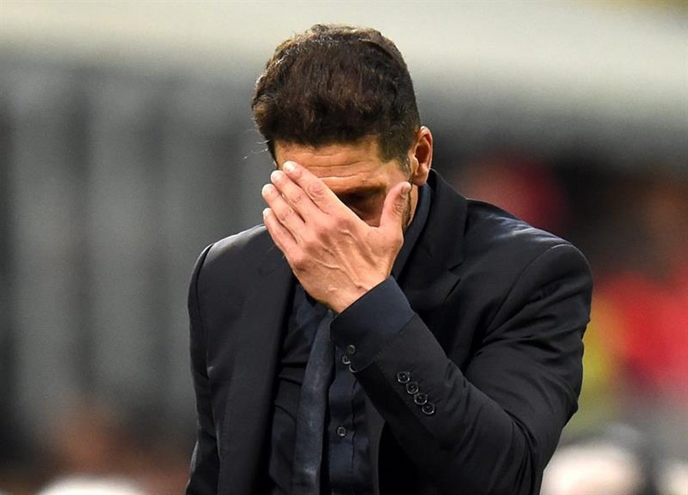 Simeone volvió a sufrir el mal del entrenador argentino en la Champions. EFE