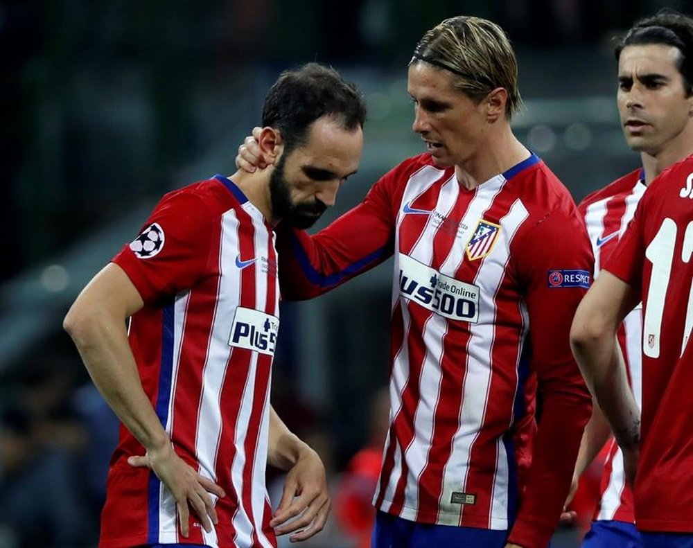 Juanfran missed the only penalty in the shoot-out. EFE