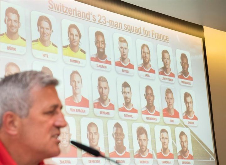 Elvedi se hace un hueco en la lista de Suiza