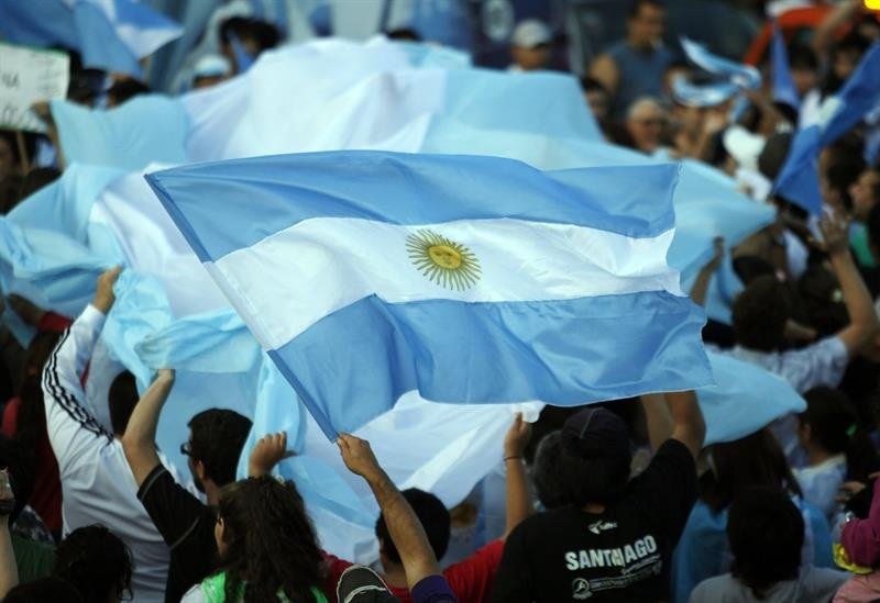 La hinchadas argentina y chilena animarán a los suyos en el estreno en la Copa América. EFE/Archivo
