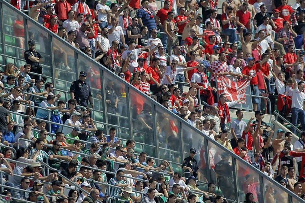 Vista de la grada del estadio Benito Villamarín de Sevilla. EFE/Archivo