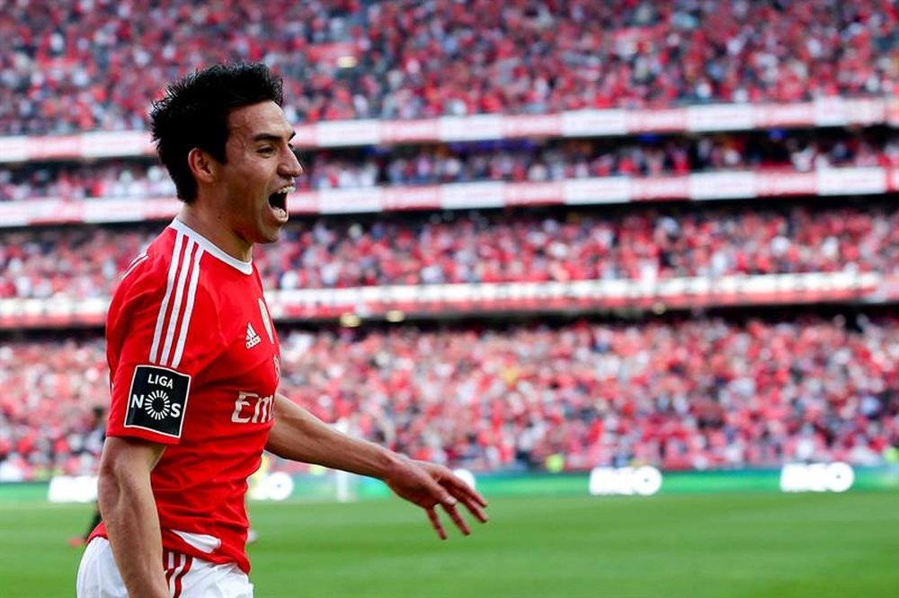 Gaitan in action for former club Benfica. AFP/EFE