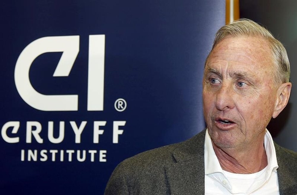 Xavi Hernández no se olvida de Cruyff. EFE/Archivo