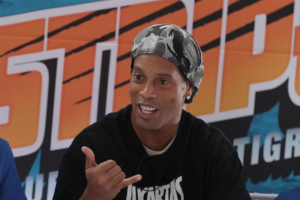 Ronaldinho podría jugar en Nacional de Uruguay. AFP