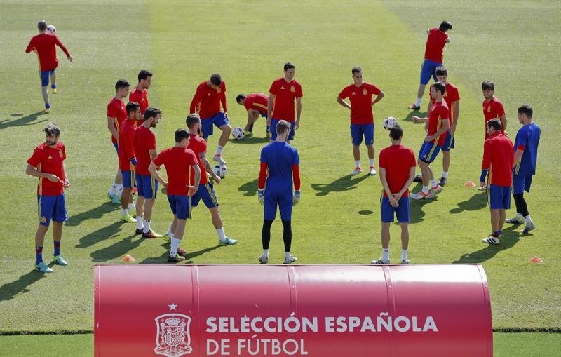 Los socios de la Cultural y Deportiva Leonesa tendrán prioridad para ver a España. EFE