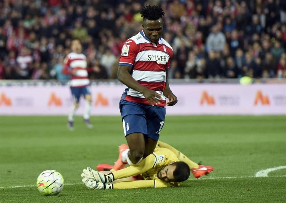 El nigeriano podría volver a LaLiga tras su paso por el Granada. EFE/Archivo