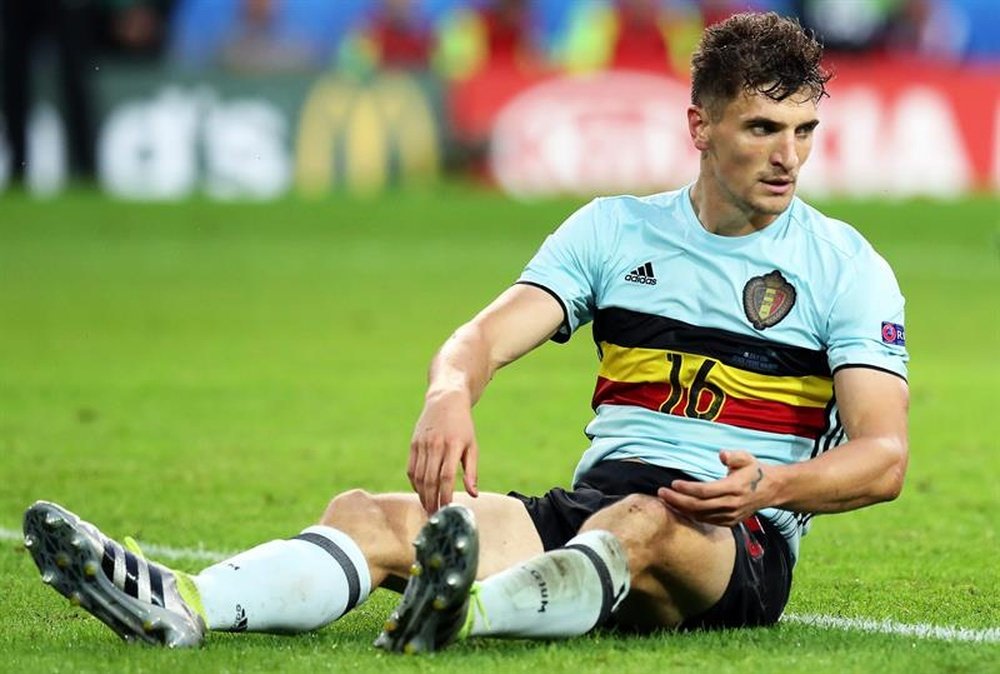 Belgium deffender Thomas Meunier has been heavily linked with a move to PSG this summer. EFE