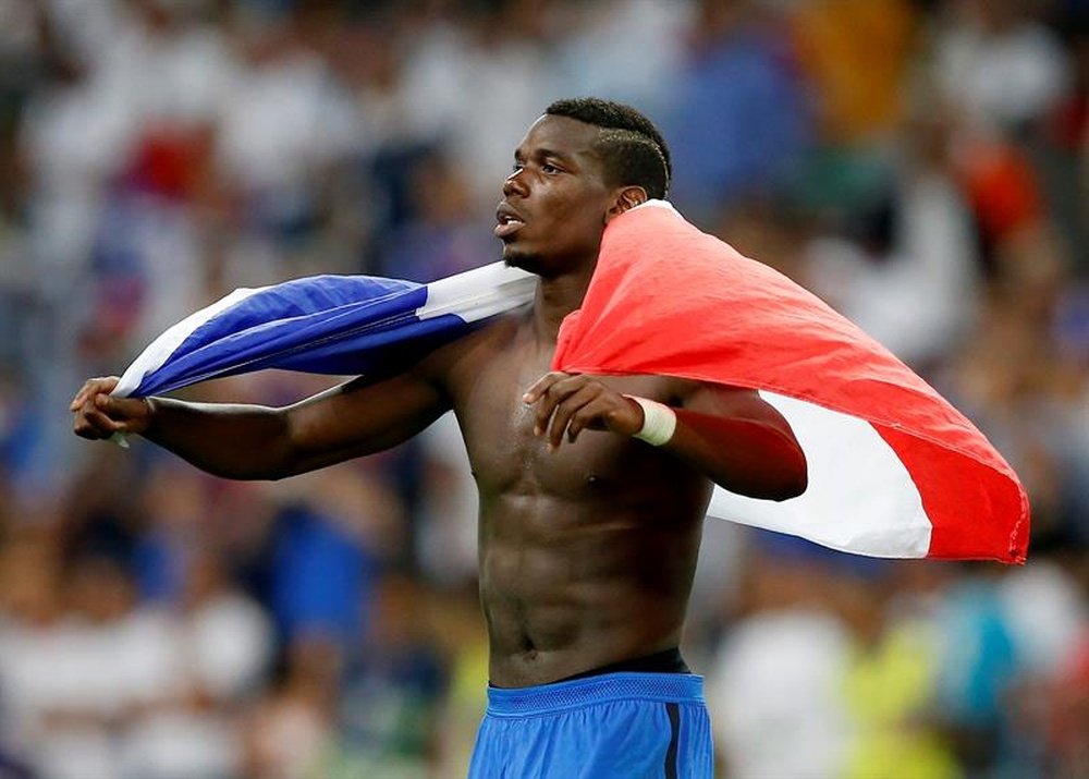 Paul Pogba célèbre l'arrivée de la France en finale de l'Euro. AFP