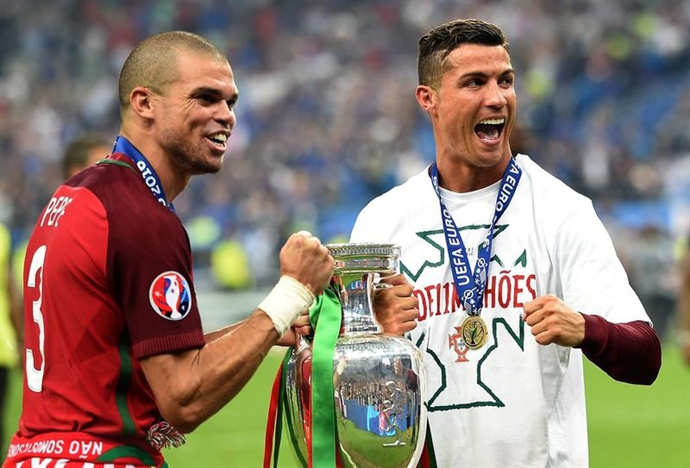 Pepe e Cristiano Ronaldo são candidatos aos prêmios Quinas. EFE