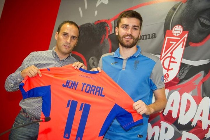 El Rangers presiona al Arsenal para llevarse a Toral, cedido en el Granada