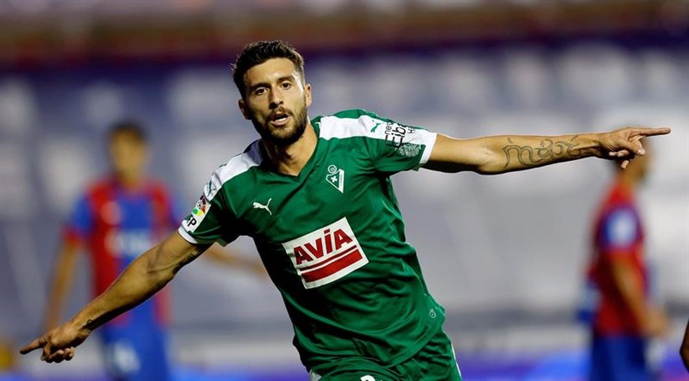 Baston celebrates while scoring on loan at Eibar. EFE/Archivo