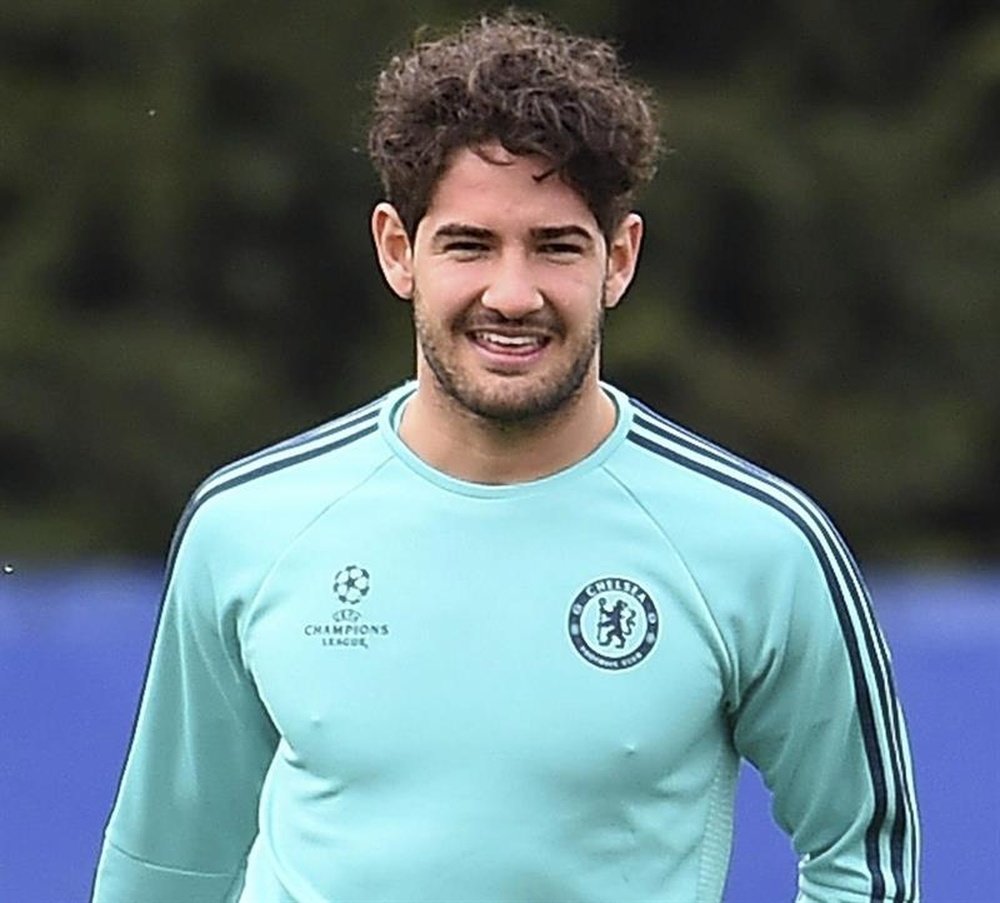 Pato in training for Chelsea. EFE/Archivo
