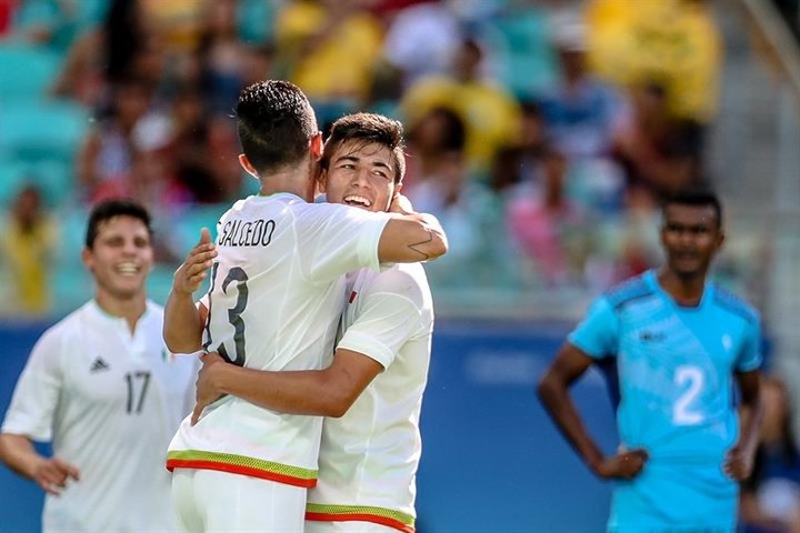 Carlos Salcedo e Iván Rodríguez, dudas para la Copa Oro