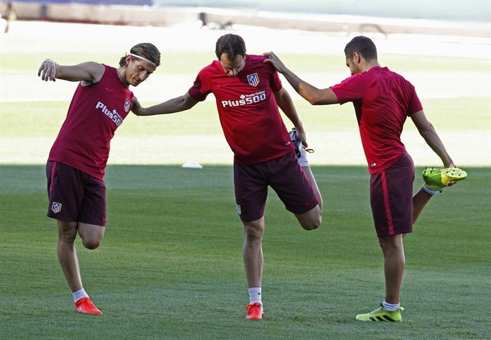Luis has lost his place as a regular in the first team. EFE