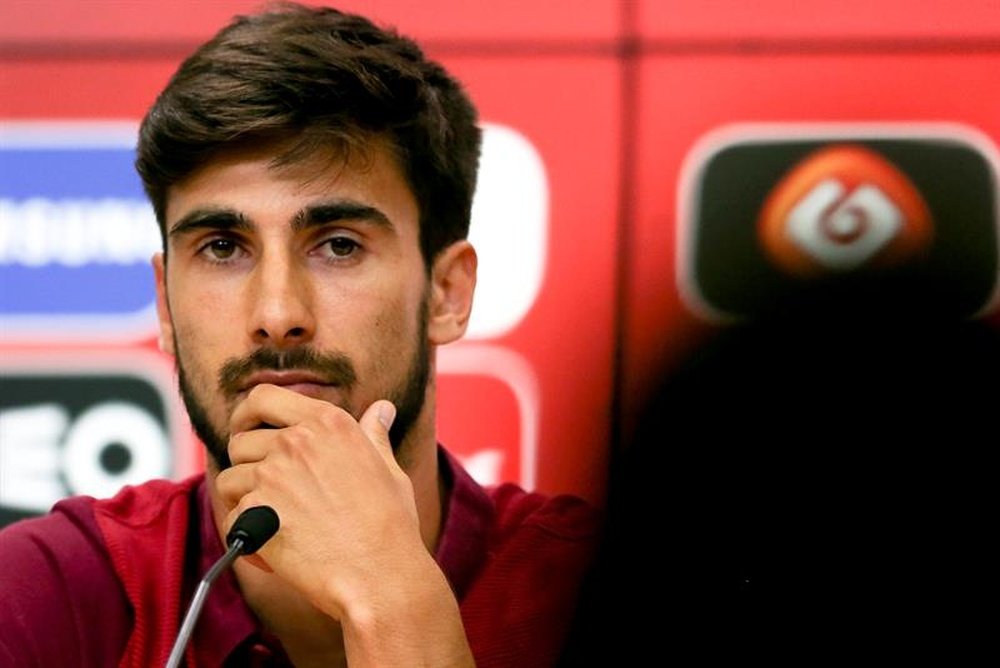 André Gomes durante una rueda de prensa en la ciudad deportiva de Oeiras, a las afueras de Lisboa. EFE/Archivo