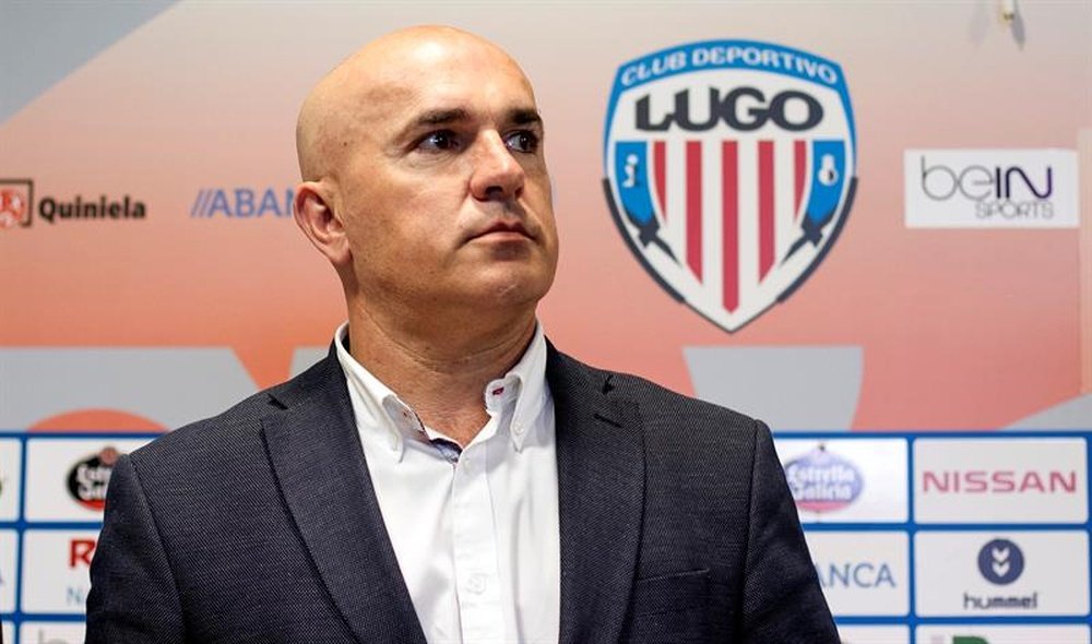 El técnico del Lugo no quiere que su equipo se confíe ante el Mirandés. EFE/Archivo