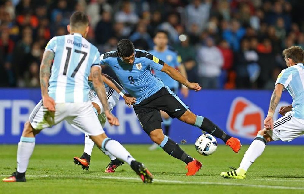 Uruguay no pudo con Argentina. EFE