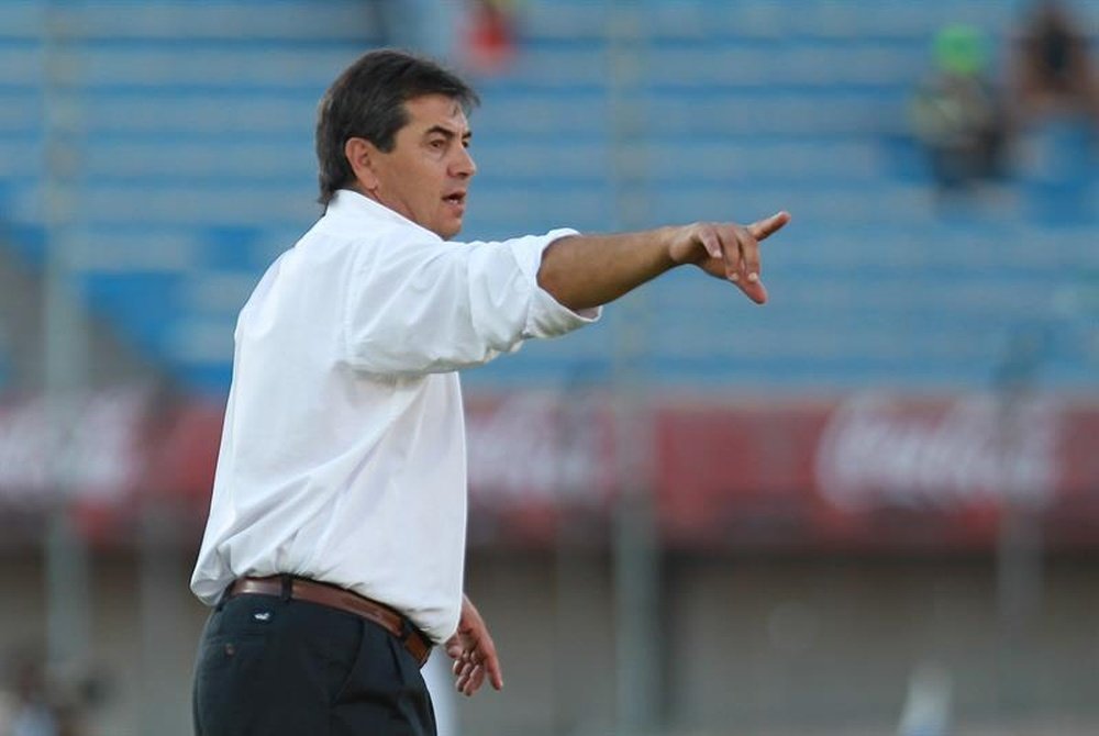 En la imagen, el director técnico del Peñarol, Jorge Da Silva. EFE/Archivo