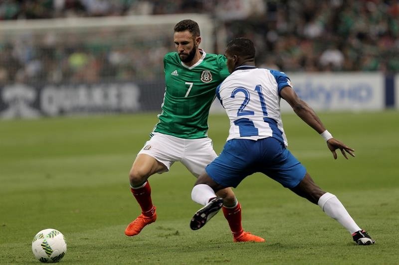 México y Honduras firman un empate sin goles en el Azteca. EFE