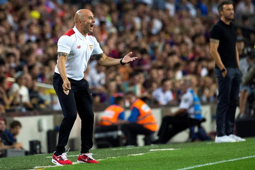 Sampaoli can't count on his two players. AFP