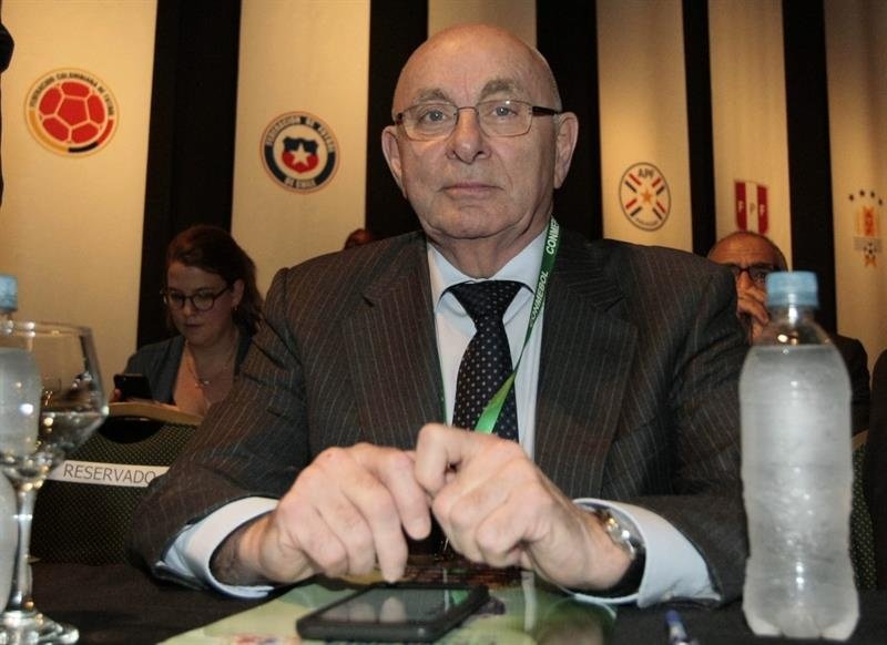 Van Praag ofrece su experiencia para alcanzar la presidencia de la UEFA