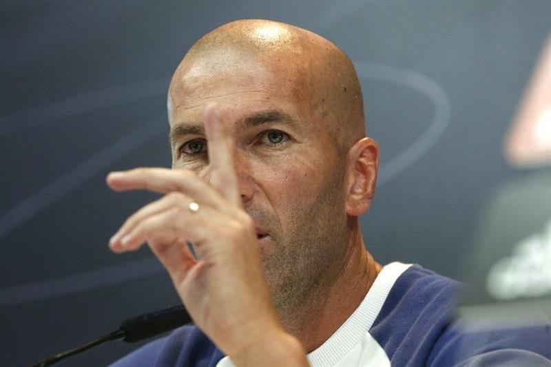 Zidane defended the Barcelona player in a press conference. AFP