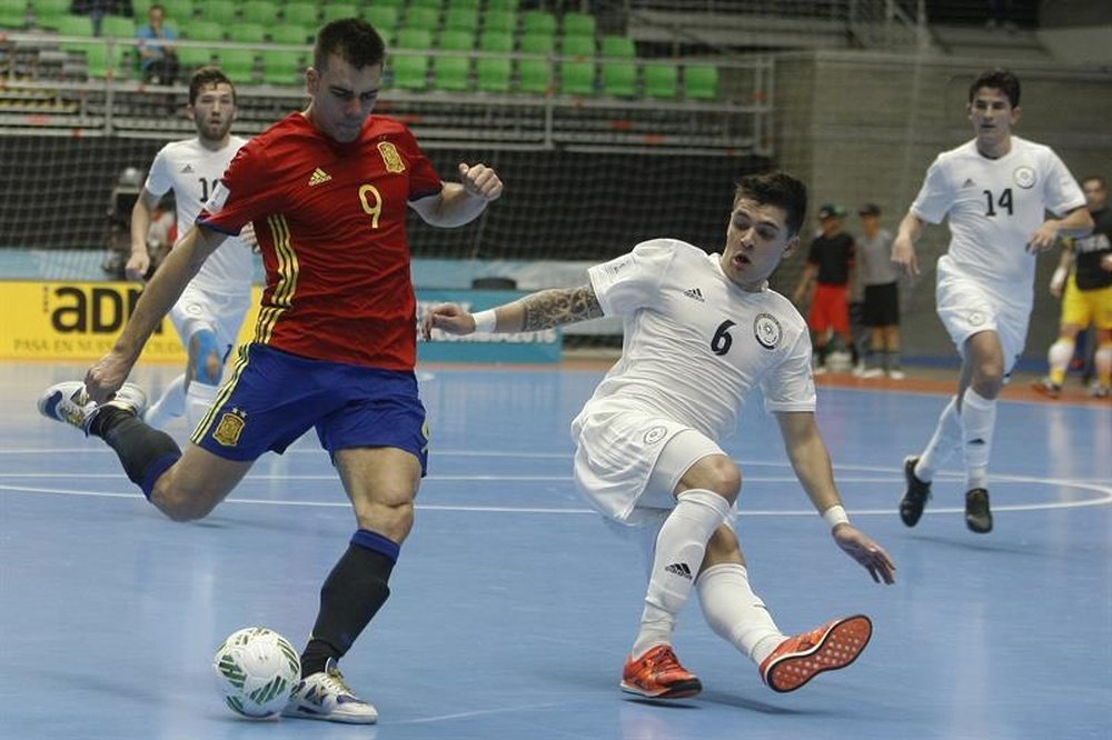 España conocerá a uno de sus tres rivales de grupo. EFE