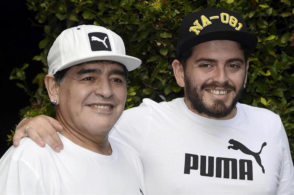 El hijo de Maradona entró al debate entre Messi y Cristiano. EFE