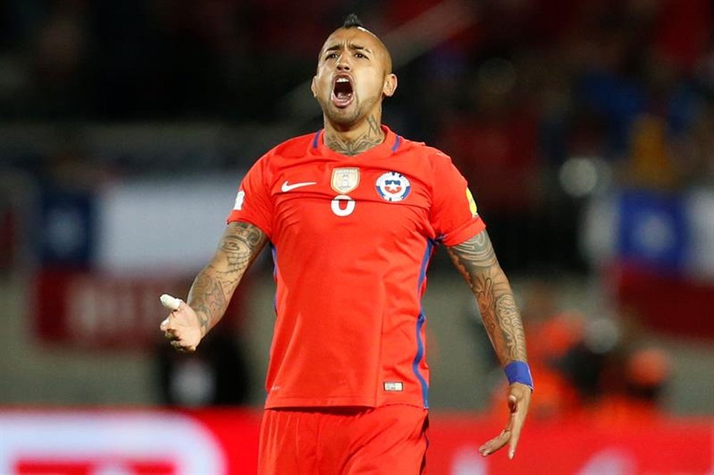 Arturo Vidal, decepcionado por la derrota de Chile ante Rumanía. EFE