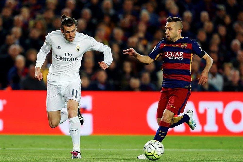 Real Madrid and BArcelona during one of their recent encounters. EFE/Archivo